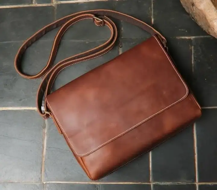 Bolso mensajero con cremallera