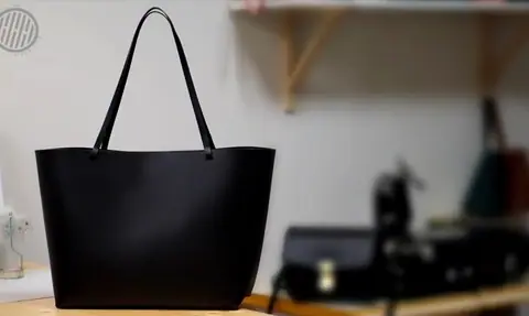 Bolso tote con asas